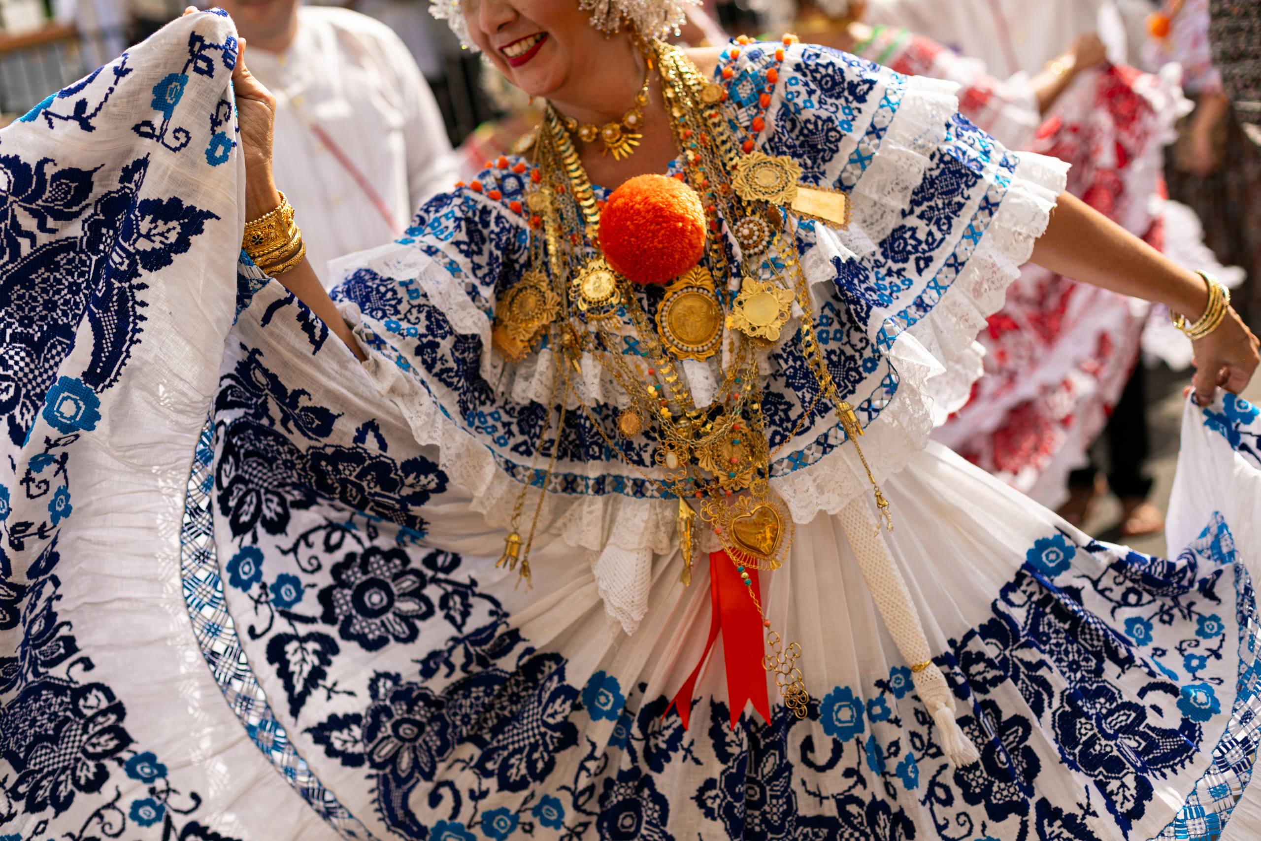 Pollera de Gala, Mil Polleras Festival - Las Tablas .jpg
